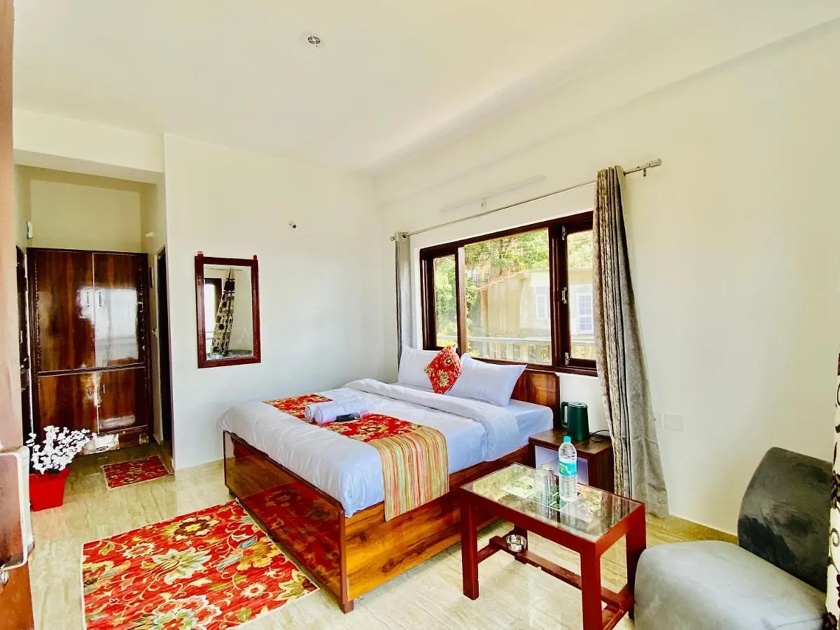 Hotel Aks Residency With Valley View On Road With Private Parking Shimla